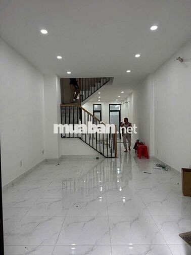 Cho thuê nhà 1 Trệt 2 Lầu gần Sân vận động Đông hoà