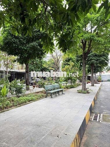 Cho thuê nhà 1 Trệt 2 Lầu gần Sân vận động Đông hoà