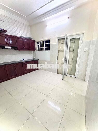 Cho thuê phòng trọ ở Phú Nhuận có ban công , cửa sổ,…