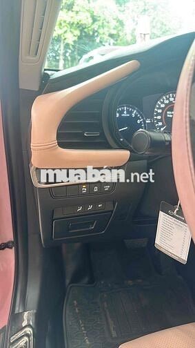 Mazda 3 2023 luxury- 36000 km