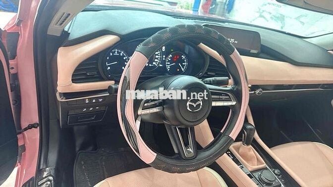 Mazda 3 2023 luxury- 36000 km