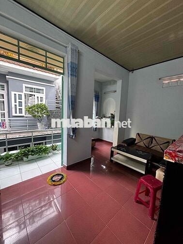 cho thuê gấp nhà diện tích rộng dọn vào ở ngay