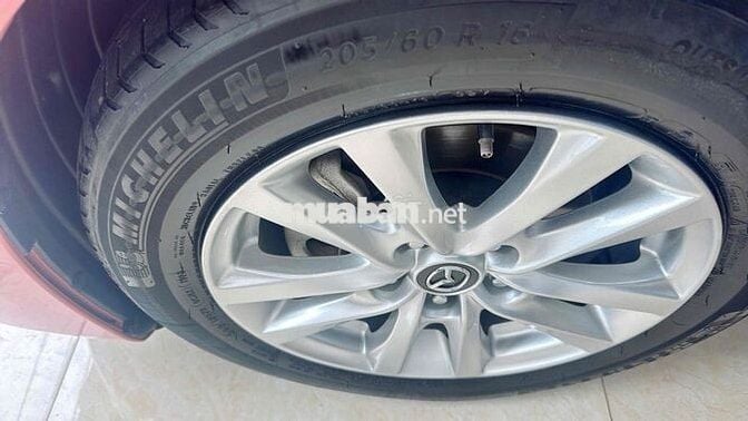 Mazda 3 2023 luxury- 36000 km