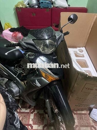 xe đang đi kẹt tiền bán