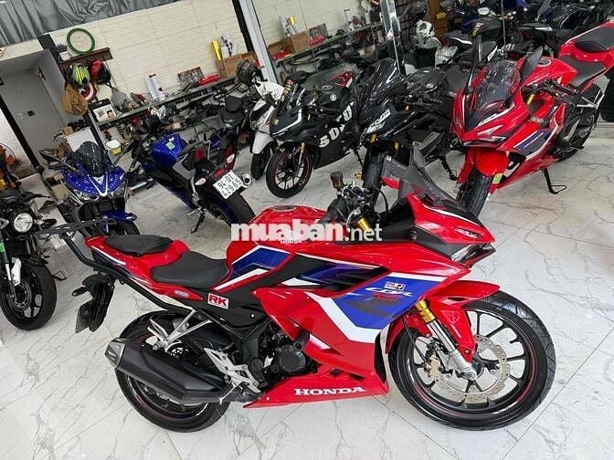 Cần Bán CBR 150R dk 2023 Cực Đẹp