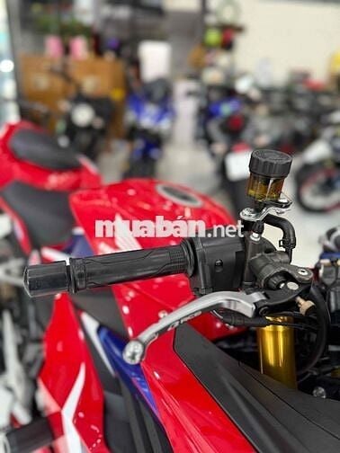 Cần Bán CBR 150R dk 2023 Cực Đẹp