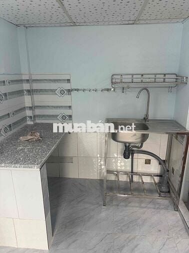 Cho thuê phòng trọ mới, có gác, cách KCN trà nóc 300m