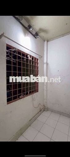 Lầu 2 có 2 phòng
(Đang cho 4 bạn sinh viên nữ thuê 1 phòng)
---