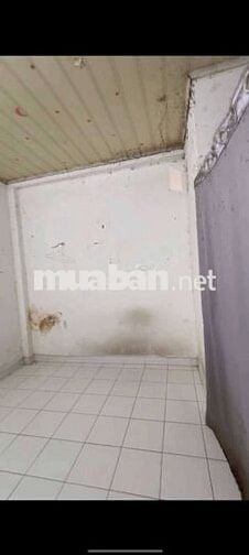 Lầu 2 có 2 phòng
(Đang cho 4 bạn sinh viên nữ thuê 1 phòng)
---