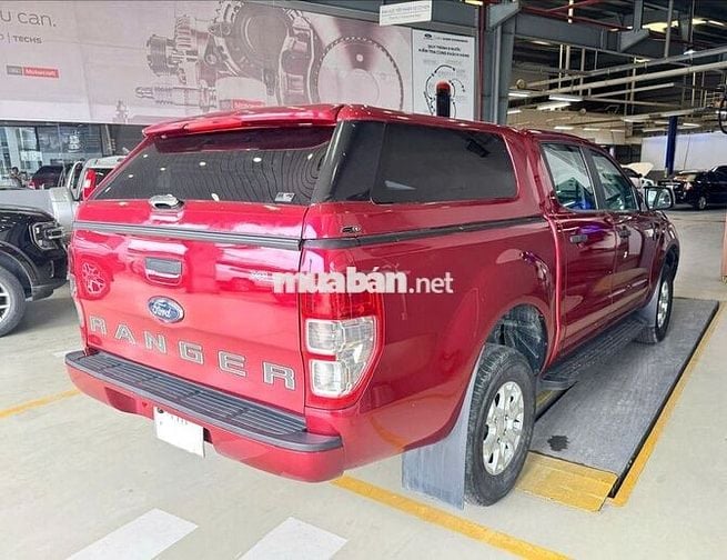 Ford Ranger XLS AT 2021 màu đỏ, 71.500km