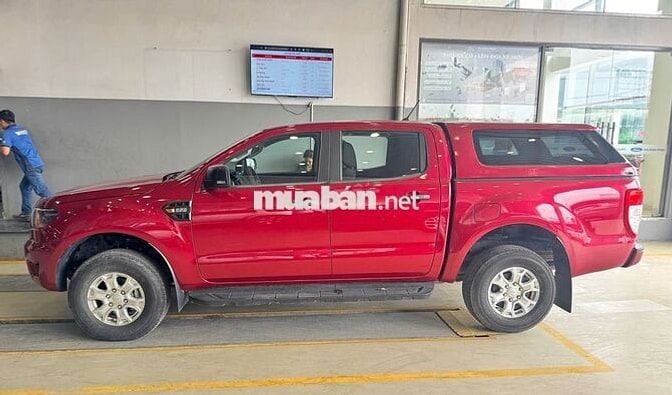 Ford Ranger XLS AT 2021 màu đỏ, 71.500km