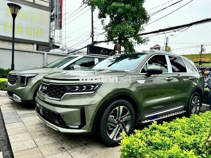 KIA SORENTO 2.2D PREMIUM - XANH JUG GIÁ 1049 TRIỆU