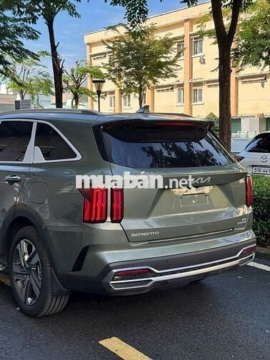 KIA SORENTO 2.2D PREMIUM - XANH JUG GIÁ 1049 TRIỆU