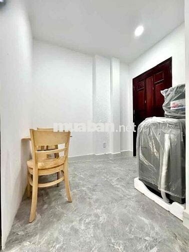 CC cho thuê gấp 2PN riêng tách bếp full nội thất có ban công cửa sổ