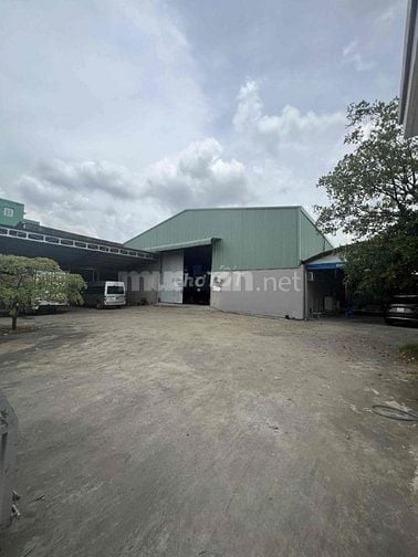 Cho thuê nhà xưởng 1800m2 giá 85tr tại đường an phú đông 25 quận 12