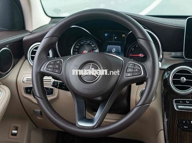LONG ANH AUTO về Mercedes GLC200 model 2019