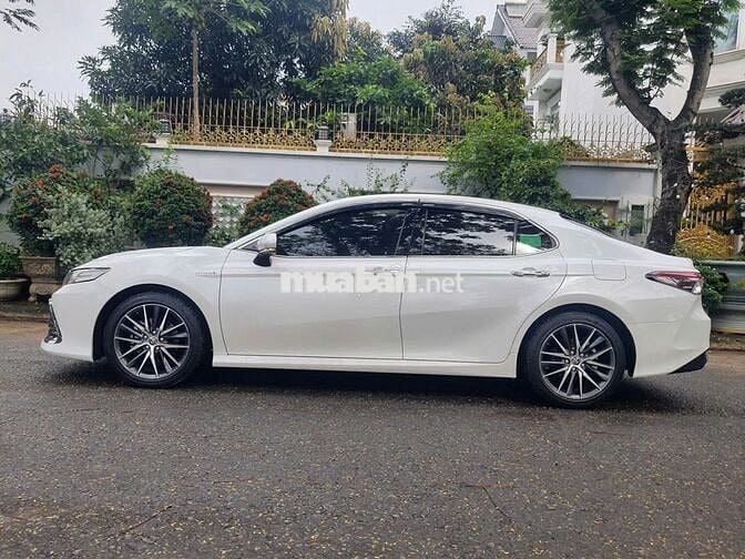 TOYOTA CAMRY HYBRID 2023 MỘT CHỦ, CHẠY 4,6 VẠN Km