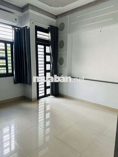 NHÀ HẺM XE HƠI KHU VỰC AN NINH DÂN TRÍ CAO FUNL NỘI THẤT