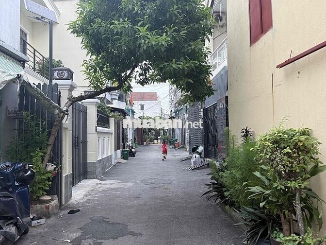 5,2m mặt tiền, xe tải vào nhà thoải mái, Bán gấp căn cấp 4 100m2 ngay