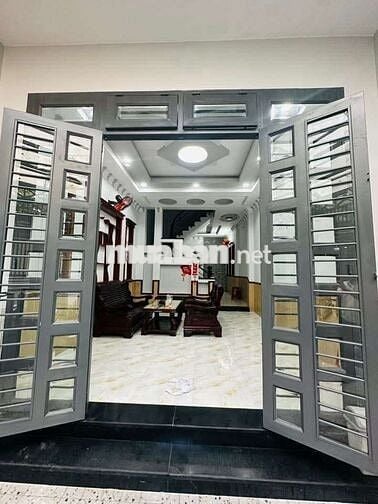 NHÀ HẺM XE HƠI KHU VỰC AN NINH DÂN TRÍ CAO FUNL NỘI THẤT