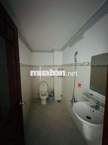 NHÀ HẺM XE HƠI KHU VỰC AN NINH DÂN TRÍ CAO FUNL NỘI THẤT