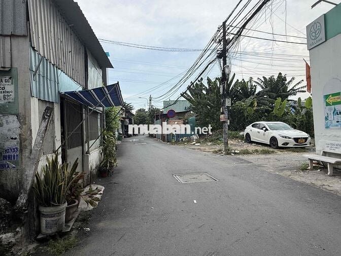 5,2m mặt tiền, xe tải vào nhà thoải mái, Bán gấp căn cấp 4 100m2 ngay