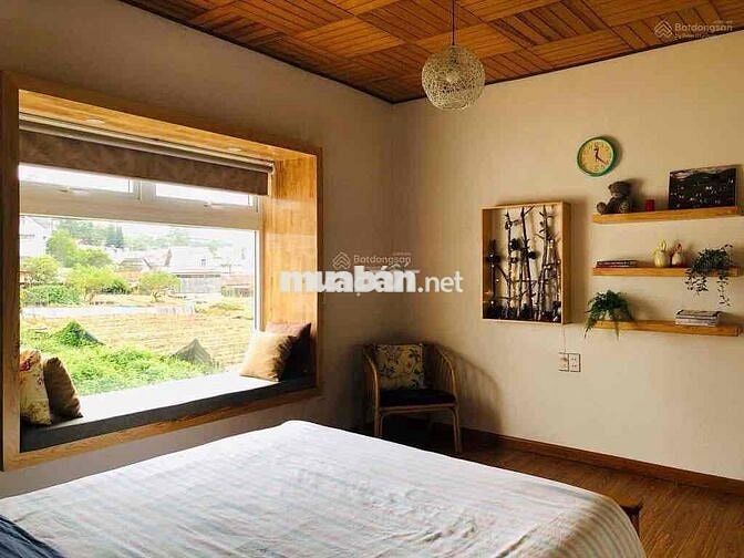 Bán lỗ nhà tâm huyết 235m2 có sân vườn, giá rẻ,