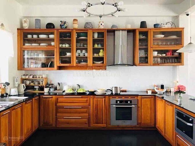 Bán lỗ nhà tâm huyết 235m2 có sân vườn, giá rẻ,