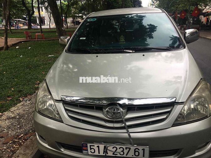 Toyota Innova 206Jmt  - 123456 km