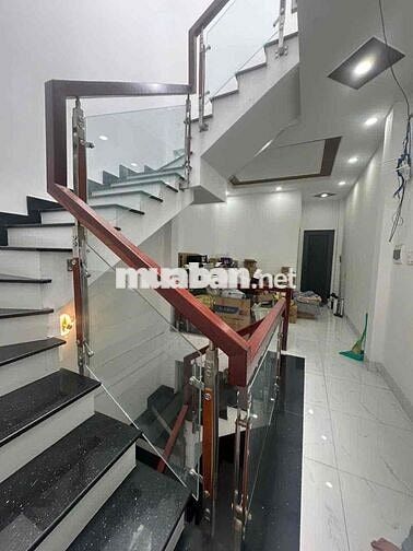 Nhà hẻm thông đg LĐT P16: 3.5x23m ,3 lầu, 4pn, Cho CHDV