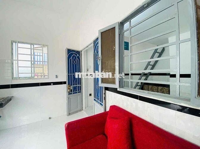 CHO THÊU NHÀ 1 PHÒNG NGỦ CÓ GÁC + 1 KHÁCH NGAY LÊ VĂN QUỚI