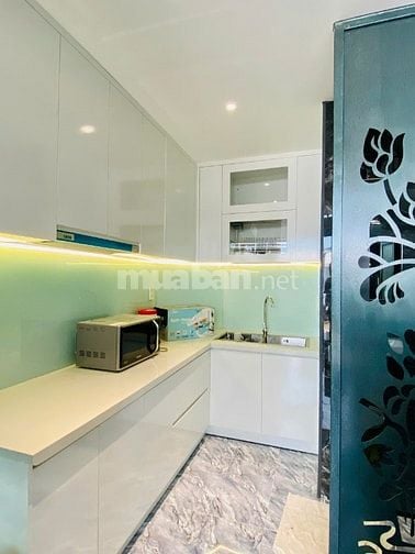 CHÍNH CHỦ BÁN NHÀ ĐẸP MỚI XÂY ĐÚC 2 LẦU 3PN FULL NỘI THẤT GIÁ RẺ