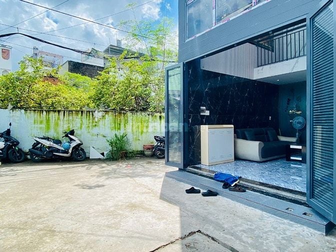 CHÍNH CHỦ BÁN NHÀ ĐẸP MỚI XÂY ĐÚC 2 LẦU 3PN FULL NỘI THẤT GIÁ RẺ