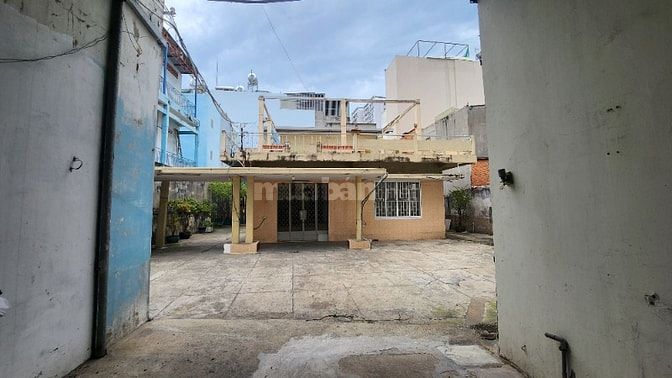 Chính chủ cho thuê 700m2 mặt bằng kinh doanh mặt đường Trường Chinh