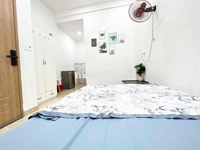 Studio có thang máy cửa phòng khoá vân tay Quận Phú Nhuận