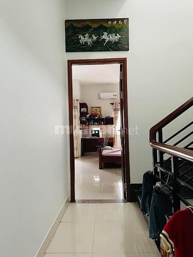 Giá tốt 100m2( 6 x 19 ) Cộng Hoà Tân Bình, Biệt thự 4 tầng, hẻm xe hơi