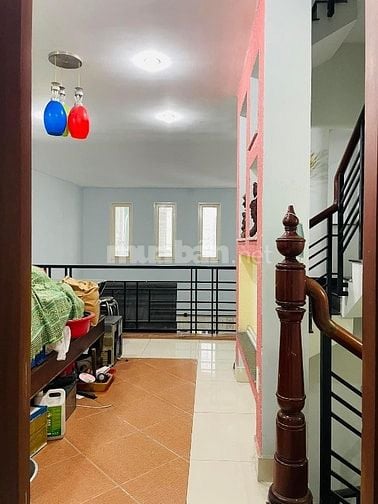 Giá tốt 100m2( 6 x 19 ) Cộng Hoà Tân Bình, Biệt thự 4 tầng, hẻm xe hơi