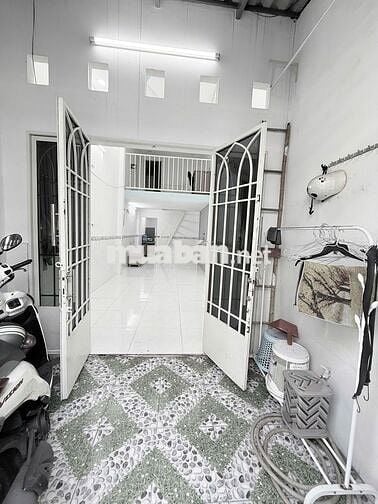 Nhà Nguyên Căn Quận 12 đường Đông Bắc hẻm xe hơi