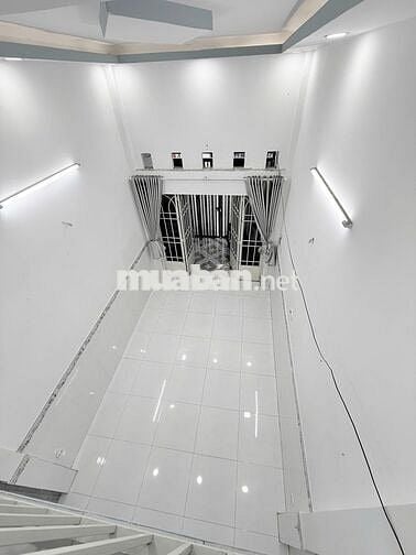 Nhà Nguyên Căn Quận 12 đường Đông Bắc hẻm xe hơi