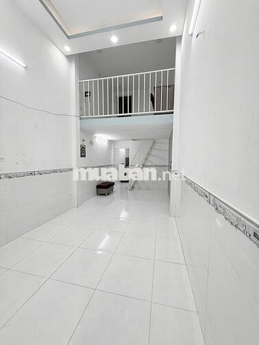 Nhà Nguyên Căn Quận 12 đường Đông Bắc hẻm xe hơi