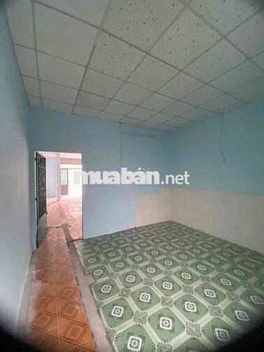 Nhà cấp 4; 4,5*22 1 pn có sân rộng