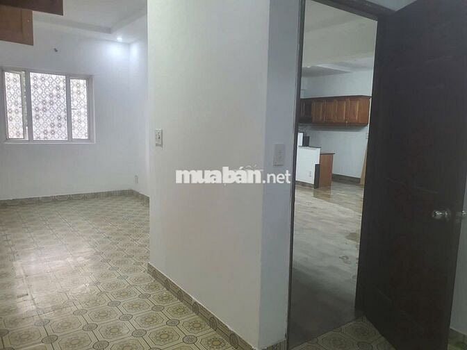 Gấp căn Hộ 86m2+ 32 m2  sân vườn , 3 PN, 2 wc, Nhất Lan 3