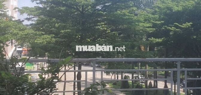 Gấp căn Hộ 86m2+ 32 m2  sân vườn , 3 PN, 2 wc, Nhất Lan 3