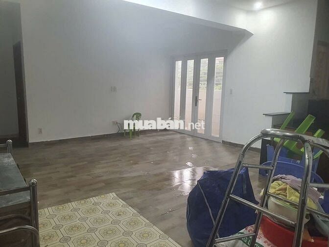 Gấp căn Hộ 86m2+ 32 m2  sân vườn , 3 PN, 2 wc, Nhất Lan 3