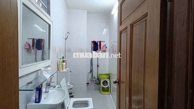 Cần bán gấp nhà P ĐHT Q12 DT 4,8 x16 .1 trệt 2 lầu 4PN 3WS hẻm xe hơi