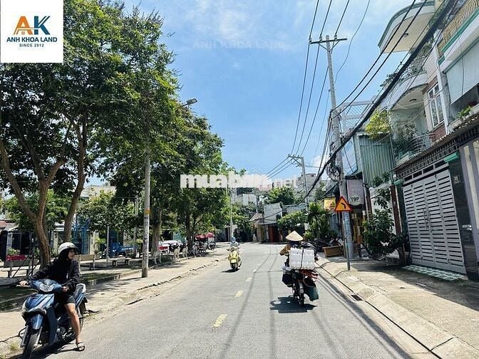 Hiếm - Nhà mới hẻm ô tô Hoàng Diệu, 127m2 ngang 6,4m nở hậu, sổ sẵn