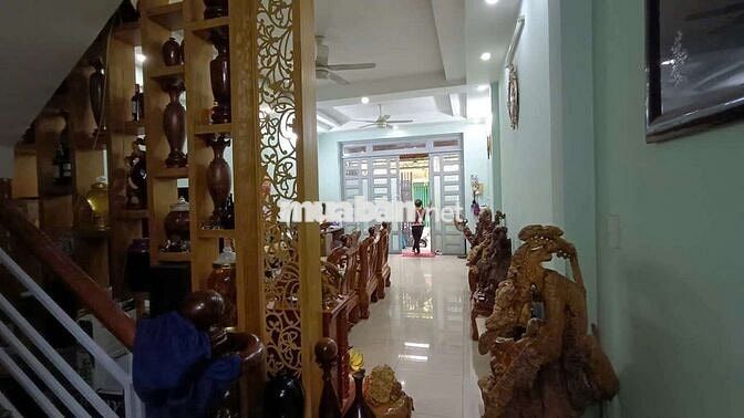 Cần bán gấp nhà P ĐHT Q12 DT 4,8 x16 .1 trệt 2 lầu 4PN 3WS hẻm xe hơi