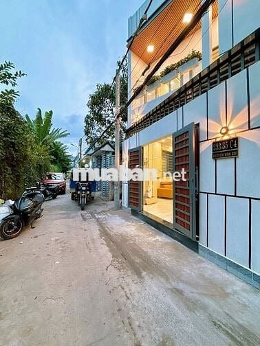 Nhà xây mới hẻm ngang trường đại học tại chức cần thơ