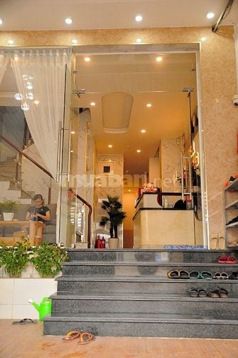 Bán khách sạn 6 tầng với 32 phòng đang kd ổn định tại Nguyễn Xí BT