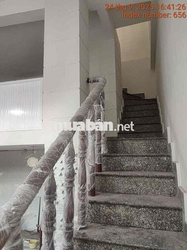 Cho thuê mb nhà 1 trệt 2 lầu mới tinh mặt tiền Trường Sơn Q10